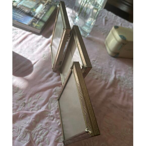 Vintage Picture Frame Gold Tone Metal Tri Fold table top mcm 6 3/4x5” photo - Picture 7 of 12